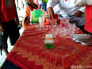 Urine Berwarna Hijau Milik Sopir Truk, Karena Konsumsi Obat Kuat? Urine Berwarna Hijau Milik Sopir Truk, Karena Konsumsi Obat Kuat?