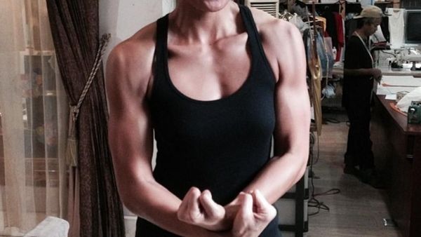 Foto: Gaya Agnes Monica Saat Olahraga dan Pamer Otot