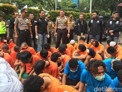647 Preman Ditangkap di Jakarta Barat, Samurai hingga Senpi Disita