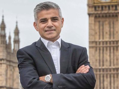 Sadiq Khan, Wali Kota London yang Takkan Sambut Trump di Inggris
