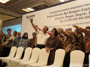 Luhut Hingga Sri Mulyani Selfie Usai KAI Dapat Pinjaman Proyek LRT
