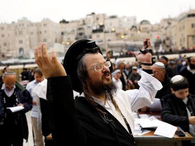 Warga dan Menteri Israel Ramai-ramai Doa Minta Hujan di Yerusalem