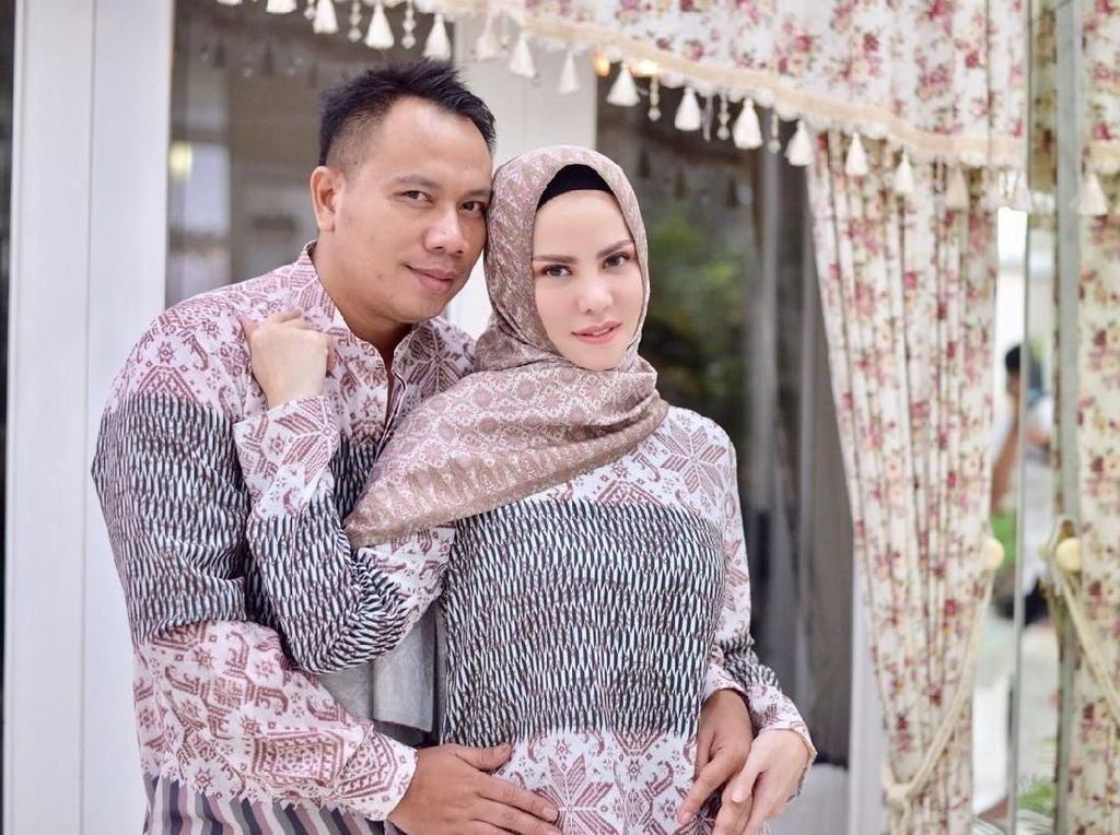 Resmi Cerai, Angel Lelga Ingin Seret Vicky Prasetyo ke Penjara Resmi Cerai, Angel Lelga Ingin Seret Vicky Prasetyo ke Penjara