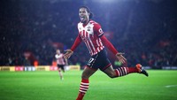 Virgil van Dijk ada di urutan teratas pembelian termahal Liverpool usai dibeli dari Southampton 75 juta pound pekan ini. Dia bakal bergabung begitu bursa transfer musim dingin dibuka 1 Januari (Julian Finney/Getty Images)