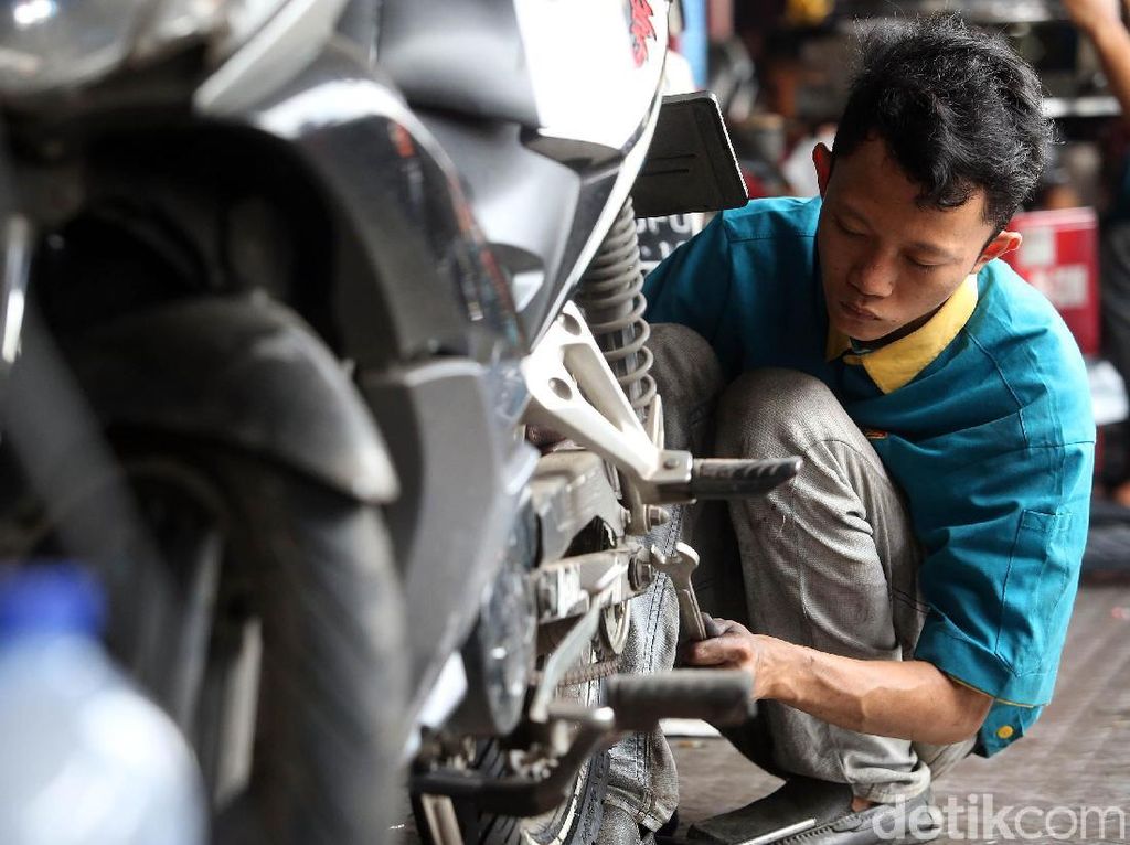 Jelang Liburan Malam Tahun Baru, Bengkel Motor Laris Manis Jelang Liburan Malam Tahun Baru, Bengkel Motor Laris Manis