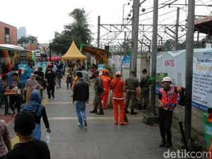Libur Tahun Baru, Begini Suasana di Lokasi PKL Tanah Abang