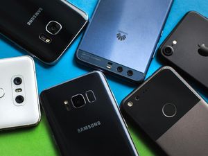 Ponsel Anyar Paling Mencuri Perhatian di MWC 2018 Ponsel Anyar Paling Mencuri Perhatian di MWC 2018