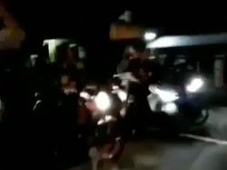 Ngeri, Mobil Tabrak Para Pembalap Liar