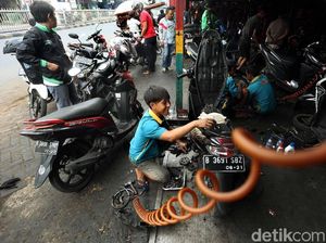Sering Lewati Macet, Oli Mesin Motor Harus Lebih Cepat Diganti Sering Lewati Macet, Oli Mesin Motor Harus Lebih Cepat Diganti