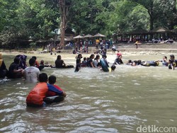 Sempat Diterjang Air Bah, Objek Wisata Bantimurung Ramai Liburan Tahun Baru