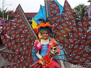 Cantik dan Manis Peserta Pawai Budaya Purbalingga Cantik dan Manis Peserta Pawai Budaya Purbalingga