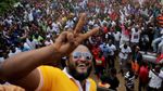 George Weah: Dari Lapangan Hijau ke Kursi Presiden Liberia