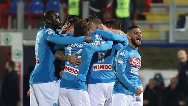 Napoli Jadi Juara Paruh Musim