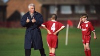 Legenda Liverpool, Steve Heighway, memiliki gelar sarjana ekonomi. (Michael Steele/Allsport/Getty Images)