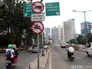 Heboh Pemotor Keroyok Pemobil di JLNT Casablanca, Ini Alasan Motor Dilarang Lewat Heboh Pemotor Keroyok Pemobil di JLNT Casablanca, Ini Alasan Motor Dilarang Lewat