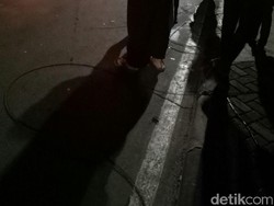 Truk Tangki Terbakar di SPBU Jagakarsa, Kabel Listrik Berguguran