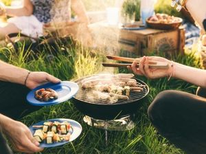 Habis Pesta BBQ, Bersihkan Alat Panggang dengan 4 Langkah Mudah Habis Pesta BBQ, Bersihkan Alat Panggang dengan 4 Langkah Mudah