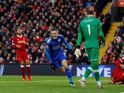 Menjamu Leicester di Anfield, Sabtu (30/12/2017) malam WIB, Liverpool mendapatkan pukulan telak di awal laga. Blunder di area pertahanan sendiri membuat Jamie Vardy leluasa mencetak gol pada menit ketiga. (Foto: Phil Noble/REUTERS)