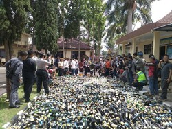 Ribuan Miras untuk Pesta Tahun Baru Dimusnahkan Polres Garut