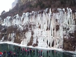 Melihat Pemandangan Negeri Dongeng di Musim Dingin