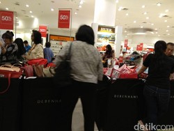 Mau Gulung Tikar, Debenhams Senayan Diserbu Pemburu Diskon