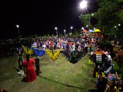 Pungkasi Tahun 2017, Warga Tumplek Blek di Taman Suroboyo