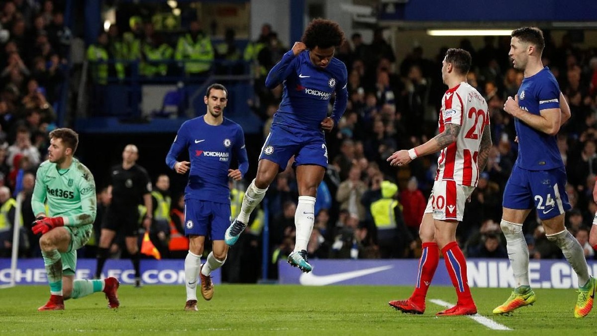 Willian mencetak satu gol dan dua assist pada laga melawan Stoke City (John Sibley/Action Images via Reuters)