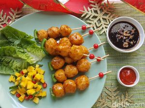 Resep Sate : Fiesta Bakso Sosis Satay with Mango Salsa