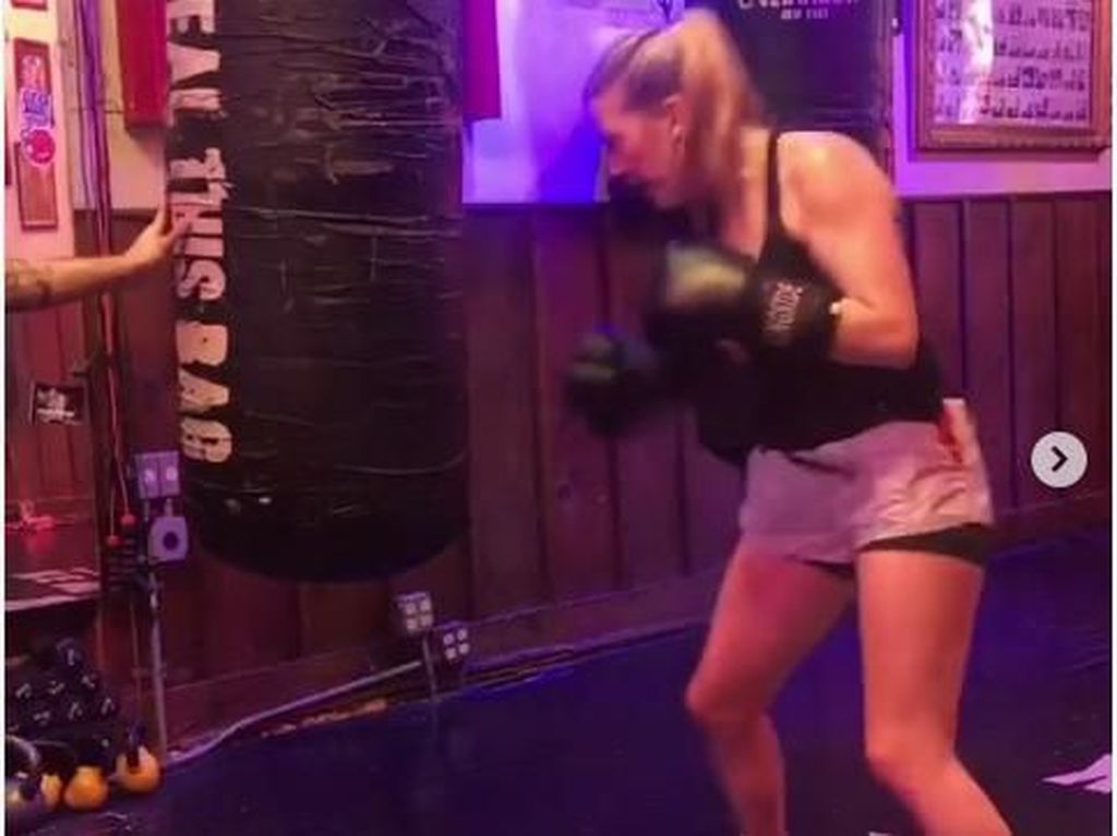 Foto: Gaharnya Ellie Goulding Saat Latihan Tinju Foto: Gaharnya Ellie Goulding Saat Latihan Tinju