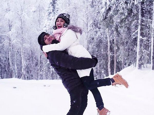 Cihuy! Natasha Rizki dan Desta Happy Banget di Tengah Salju