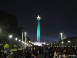 Demi Jualan di Monas, Pedagang Mengaku Antar Minum ke Keluarga