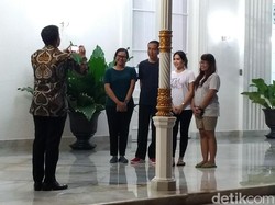 Saat Warga Bisa Bertemu Presiden Jokowi Meski Cuma Bersandal Jepit