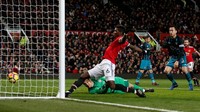 Paul Pogba sempat menjebol gawang Soton di menit-menit akhir. Tapi, wasit tak mengesahkannya karena Pogba dalam posisi offside. Foto: Andrew Yates/Reuters