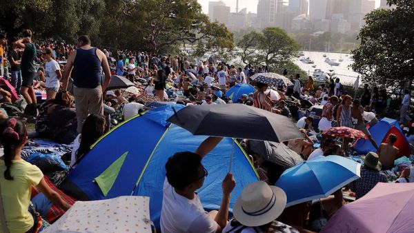 Foto: Rela Menanti Berjam-jam Demi Kembang Api Tahun Baru di Sydney