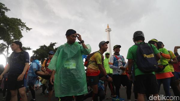 Hujan Deras Lepas Peserta Tugu to Tugu Run Ultra Marathon