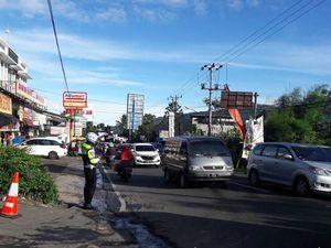 Jelang Tahun Baru, Jalur Puncak Pagi Ini Ramai Lancar
