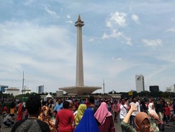 Jelang Tahun Baru, Monas Sudah Dipadati Pengunjung