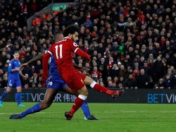 Salah bahkan mencetak gol kedua dan membawa Liverpool membalikkan keadaaan. Ini adalah gol ke-17 miliknya di Premier League musim ini dan yang ke-23 di seluruh ajang. Salah menggila. (Foto: Phil Noble/REUTERS)