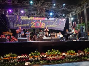 Acara Dimulai, Warga Saksikan Beragam Penampilan di Bundaran HI