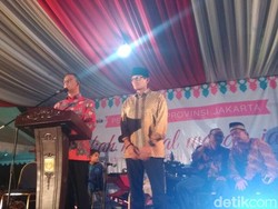 Anies: Tiap Pasangan Nikah Massal Dapat 1 Gram Emas dan Tabungan