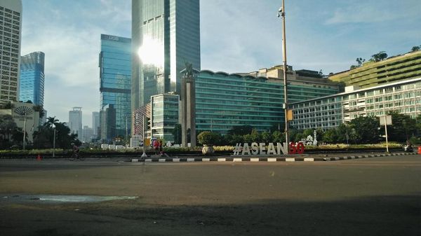 Potret Jakarta Lengang di Hari Pertama 2018