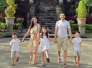 Momen-momen Hangatnya Kebersamaan Keluarga Oka Antara