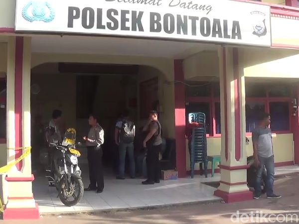 Penampakan Mapolsek Bontoala Pasca-Serangan Bom Molotov