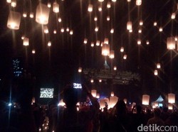 Bawa Pesan Damai, Ribuan Lampion Diterbangkan di Candi Borobudur