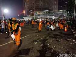 Perayaan Tahun Baru 2023 di Jakarta Sisakan 70 Ton Sampah