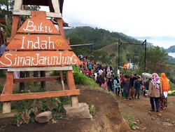 Spot Cantik untuk  Menatapi Danau Toba