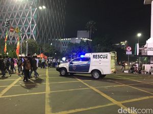 Lalin di Thamrin Kembali Dibuka Usai Perayaan Tahun Baru 2018