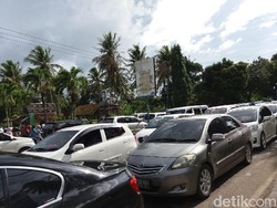 Libur Tahun Baru, Anyer Arah Jakarta Macet 15 Km