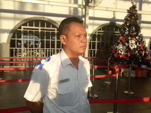 19.500 Penumpang Padati Stasiun Senen Hari Ini