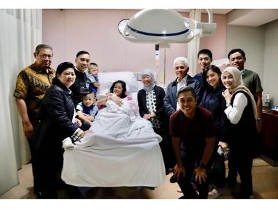 Kebahagiaan Keluarga SBY-Hatta Dikaruniai Cucu di Tahun Baru